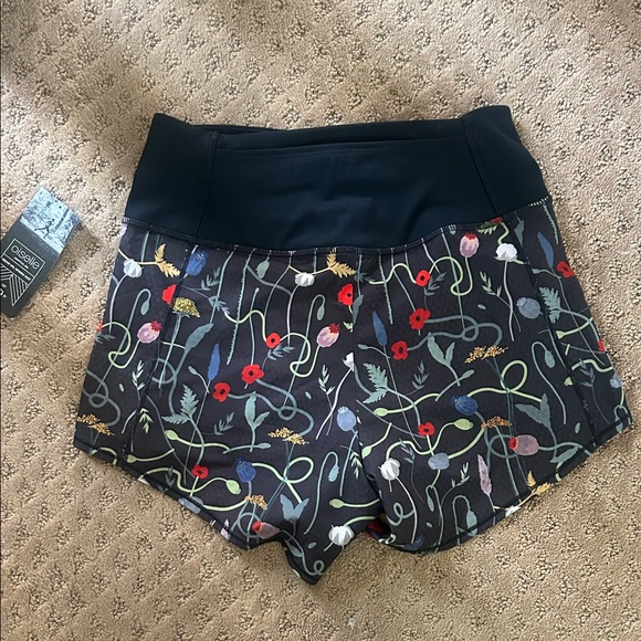 Oiselle High Rise Roga Shorts - Picture 4 of 4